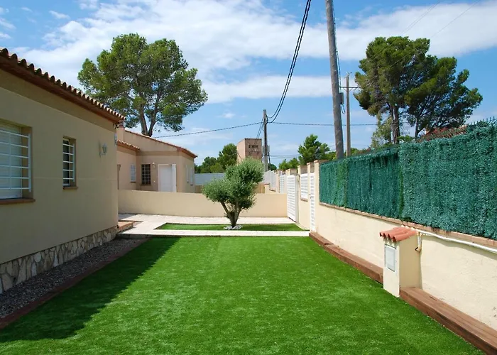 Comfortable House In With Private Pool